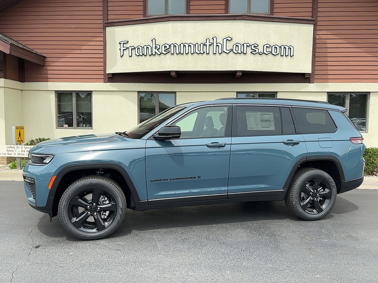 New 2026 Jeep Grand Cherokee L Limited w/ Limited Altitude Package AWD/4WD image 1