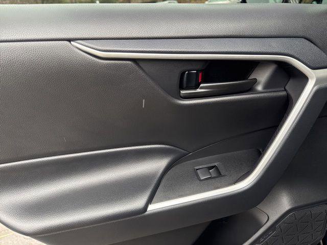 Certified 2025 Toyota RAV4 LE image 10