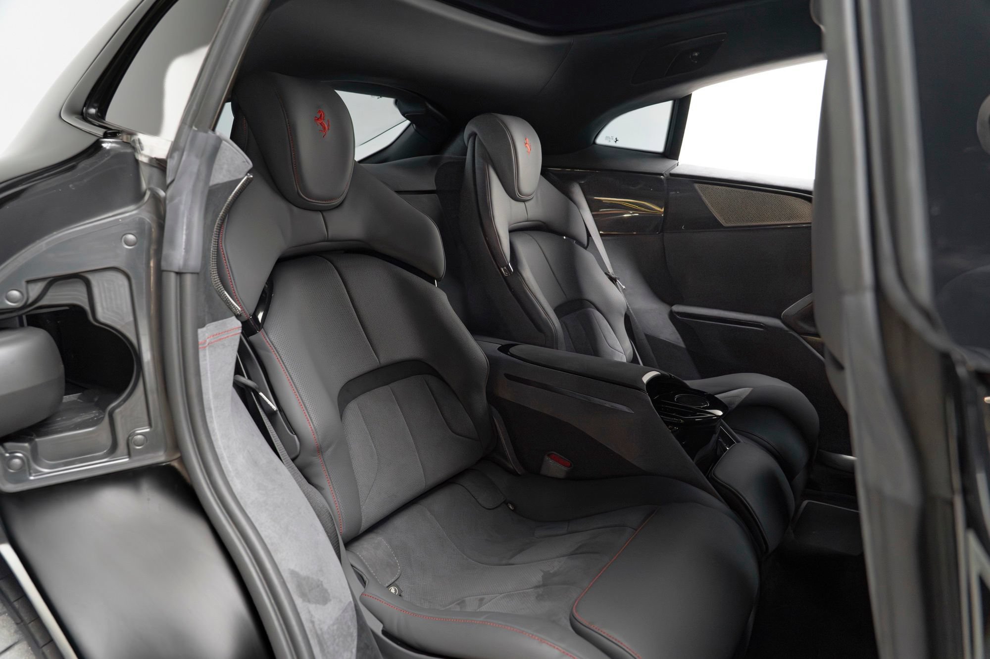 Used 2023 Ferrari Purosangue AWD/4WD image 51