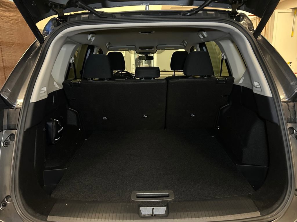 Used 2026 Nissan Rogue SV image 19