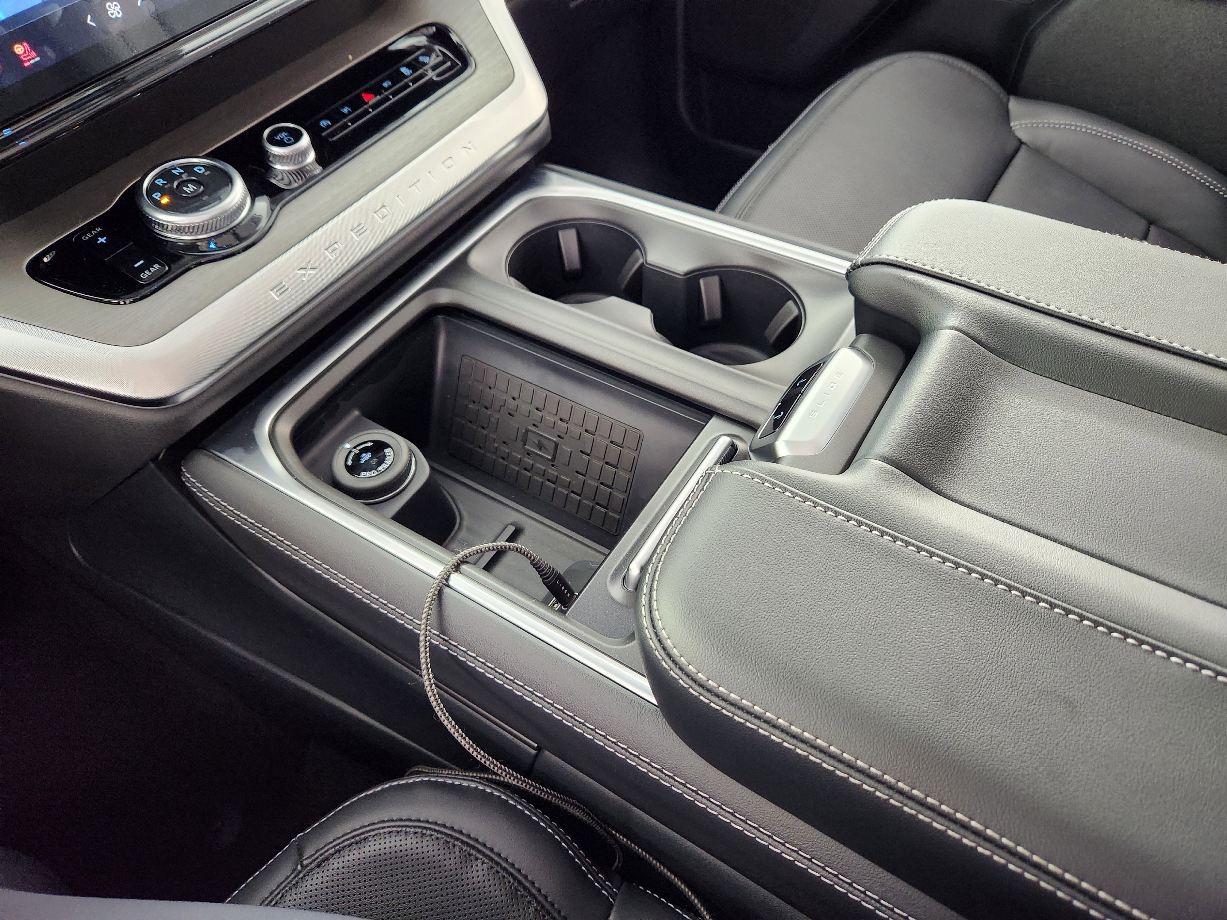 New 2025 Ford Expedition Platinum w/ Driver's Package image 17