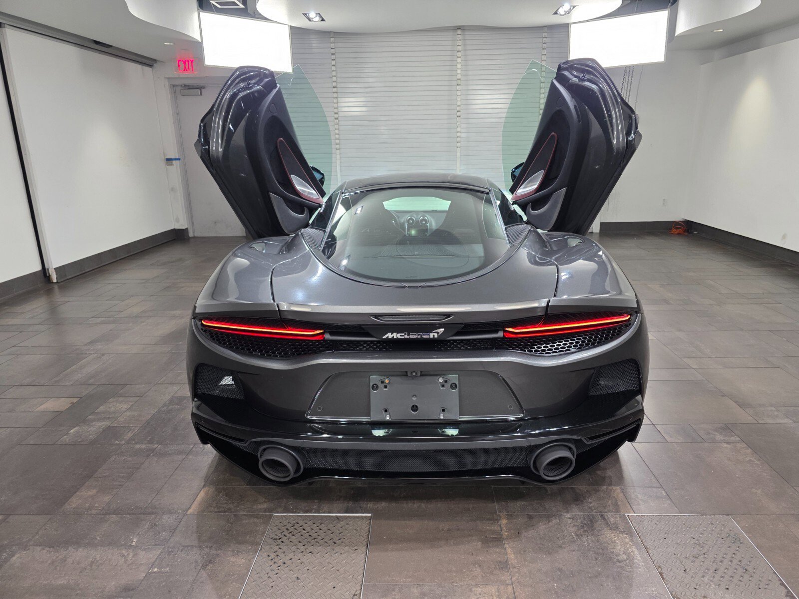 Used 2022 McLaren GT image 26