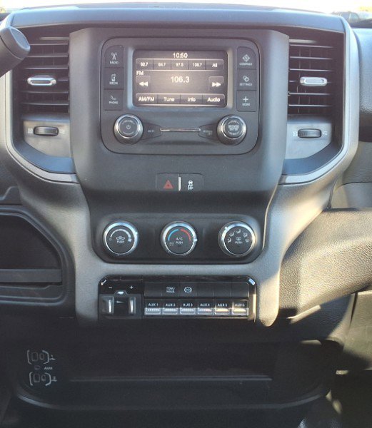 Used 2024 RAM 2500 Tradesman w/ Chrome Appearance Group image 17