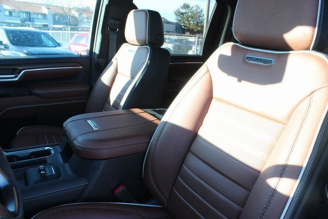 New 2025 GMC Sierra 3500 Denali Ultimate image 2