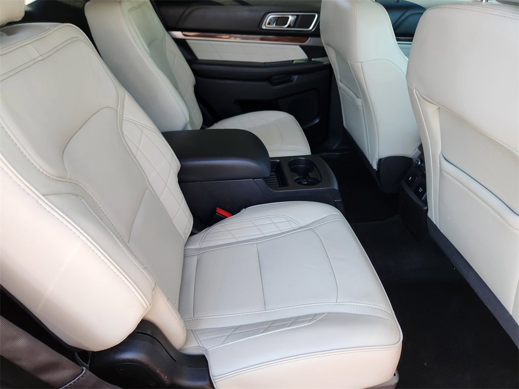 Used 2018 Ford Explorer Platinum image 30
