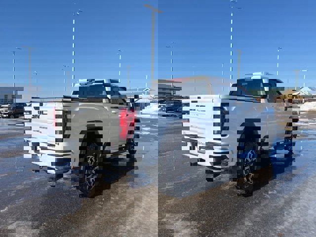 Used 2020 GMC Sierra 2500 AT4 w/ AT4 Premium Package image 5