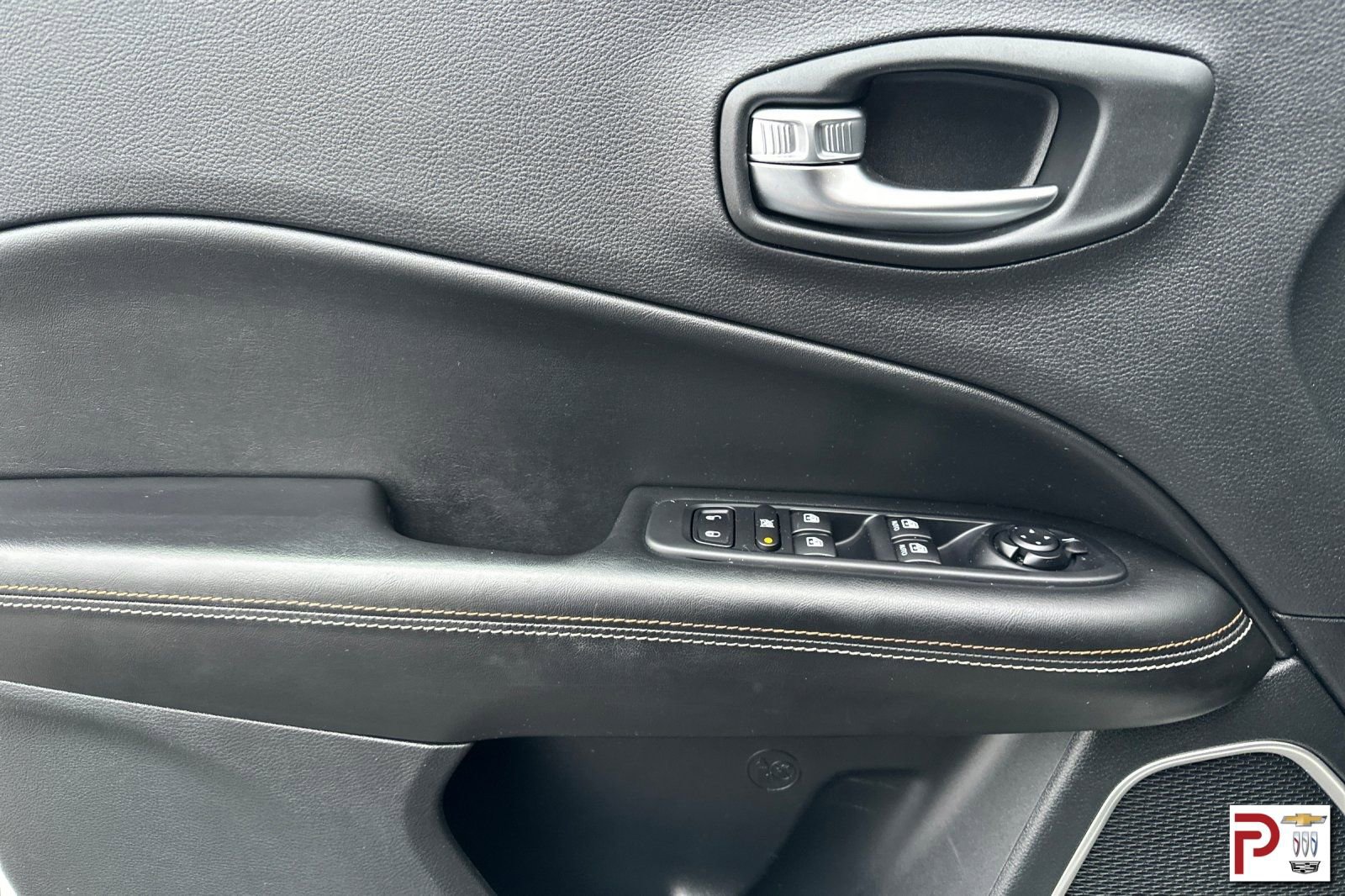 Used 2019 Jeep Compass Latitude image 11