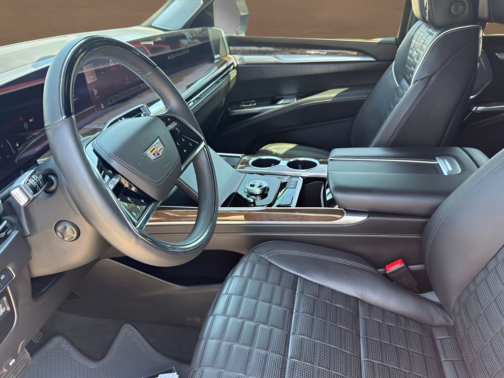 Used 2025 Cadillac Escalade Sport Platinum AWD/4WD image 11