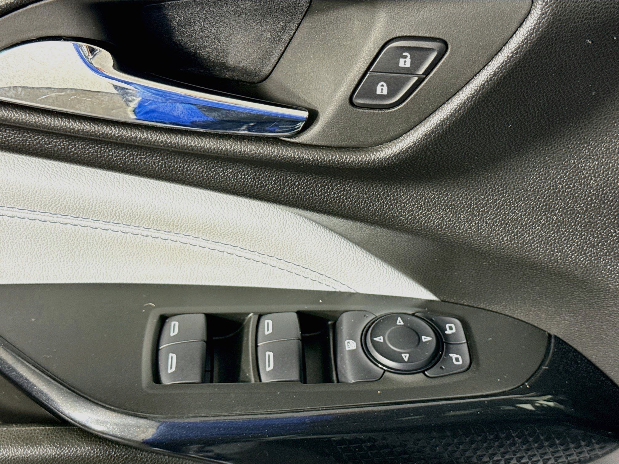 Used 2026 Chevrolet Trax LT FWD image 21