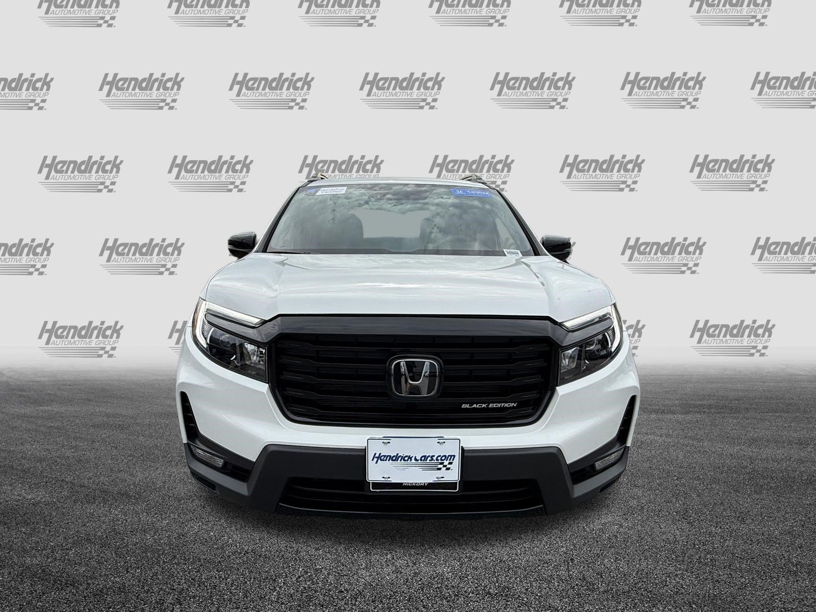 Certified 2024 Honda Passport Black Edition image 3