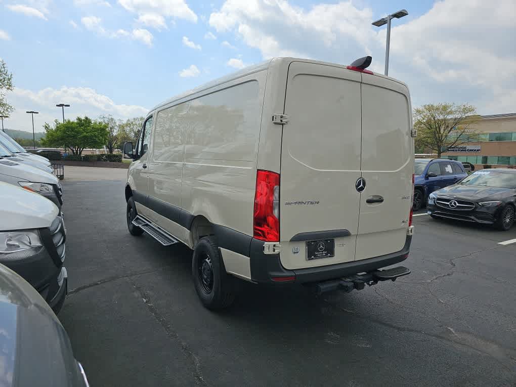 Used 2025 Mercedes-Benz Sprinter 2500 image 6