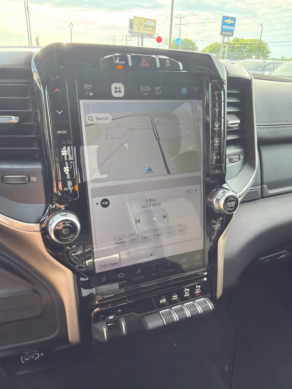 Used 2024 RAM 2500 Laramie w/ Safety Group AWD/4WD image 13