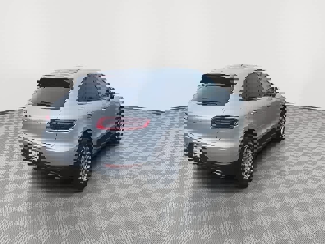 Used 2017 Porsche Macan image 8