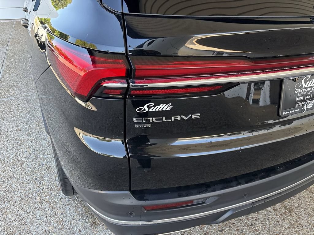 Certified 2025 Buick Enclave Preferred AWD/4WD image 32