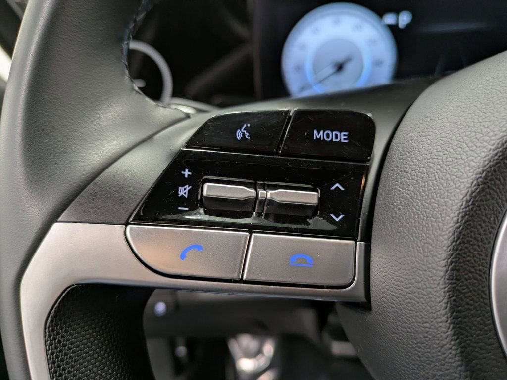 Used 2023 Hyundai Elantra SEL w/ Convenience Package image 16