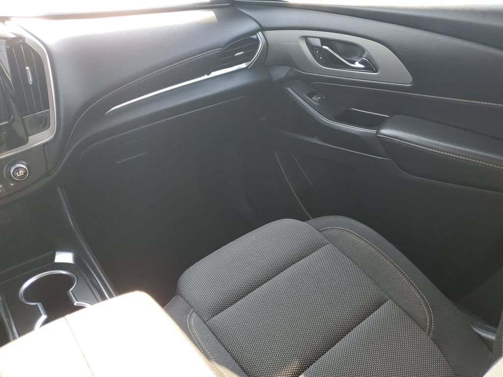 Used 2020 Chevrolet Traverse LT FWD image 21