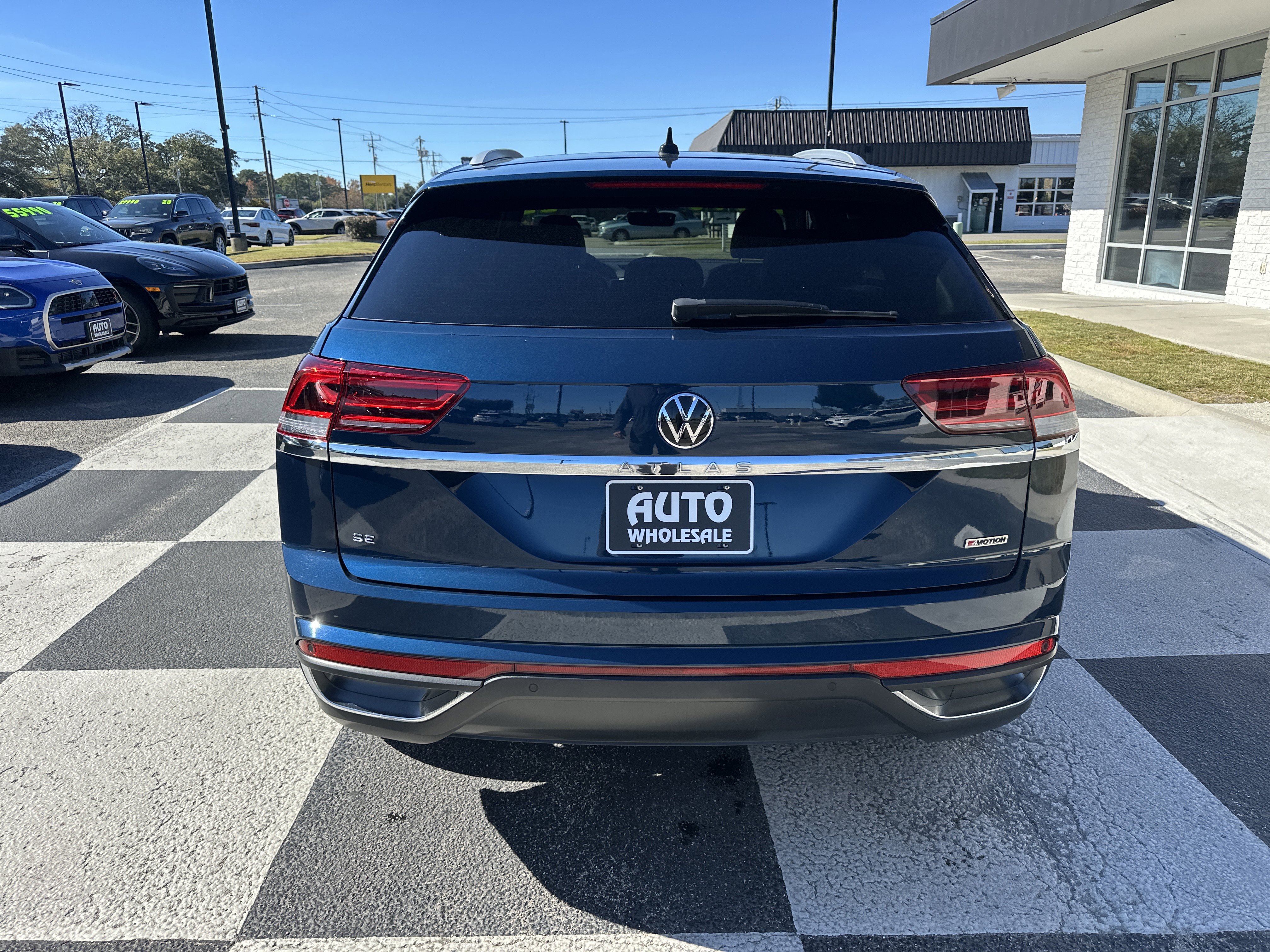 Used 2022 Volkswagen Atlas Cross Sport SE image 4