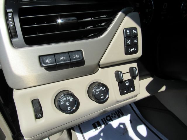 Certified 2020 GMC Yukon Denali w/ Denali Premium Package AWD/4WD image 17