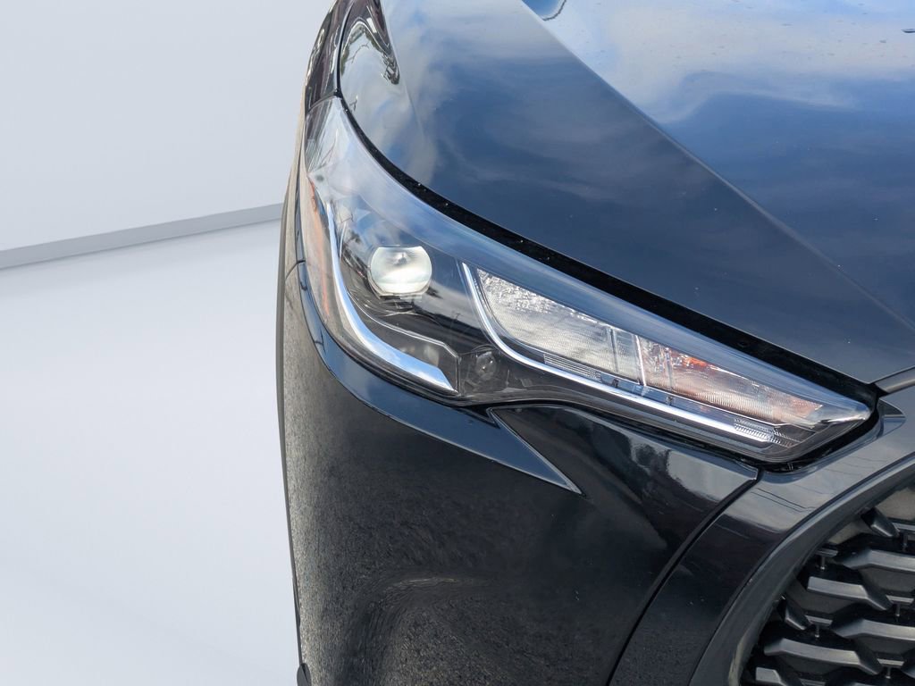Used 2025 Toyota Corolla Cross L image 9