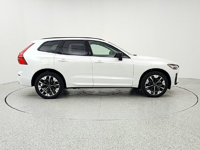 New 2026 Volvo XC60 T8 Plus w/ Climate Package AWD/4WD image 4