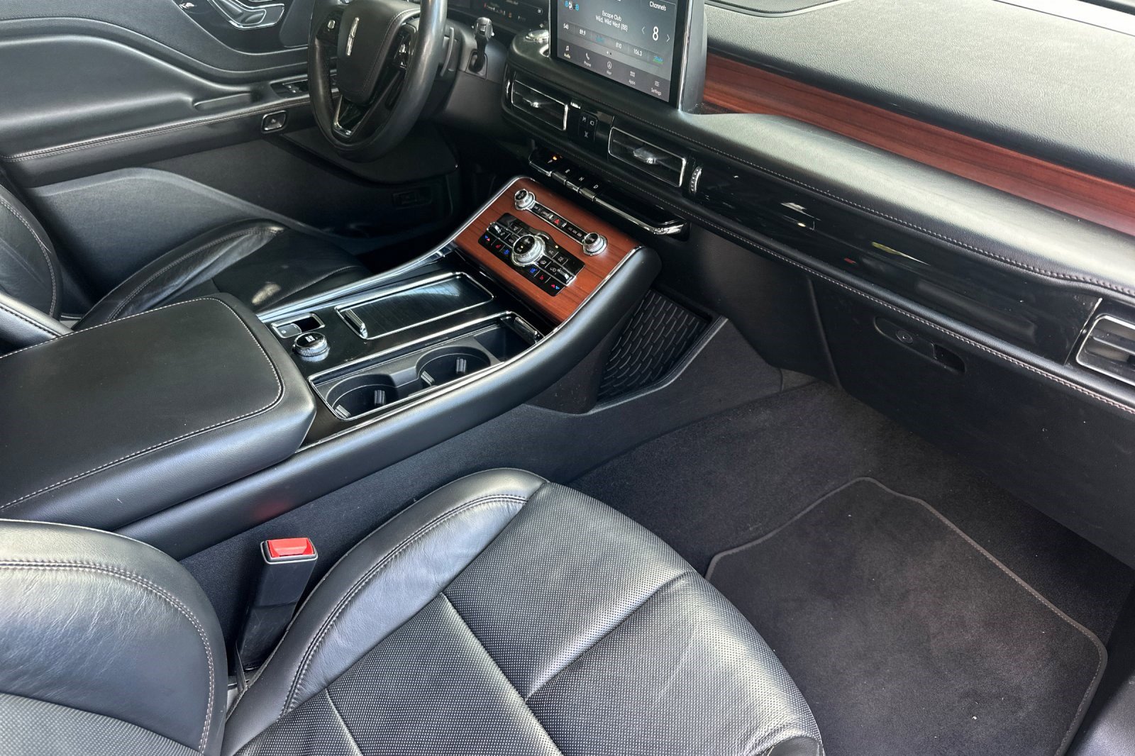 Used 2021 Lincoln Aviator Reserve w/ Equipment Group 201A RWD image 20