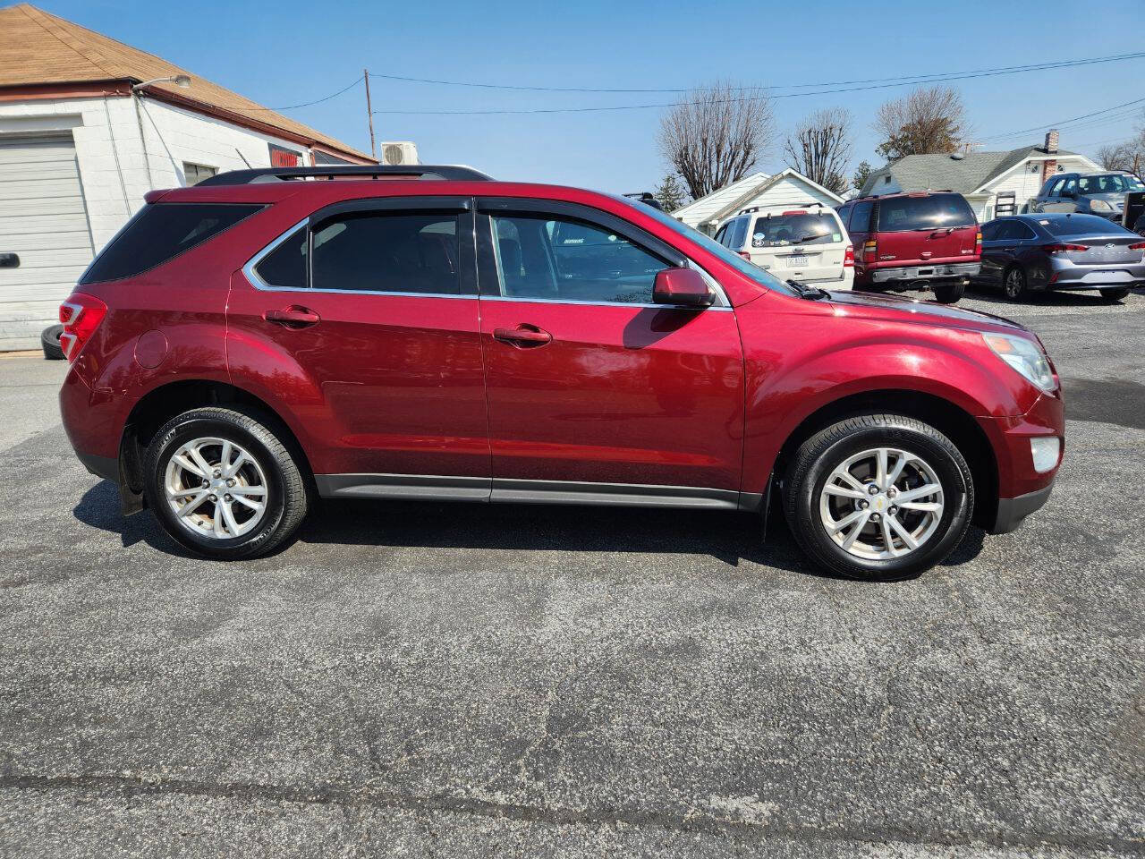 Used 2017 Chevrolet Equinox LT w/ Convenience Package image 4