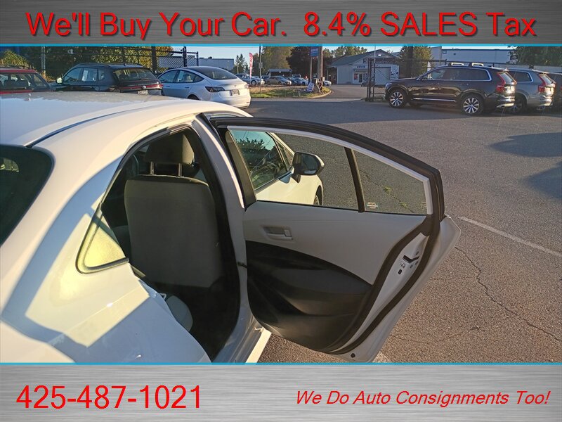Used 2024 Toyota Corolla LE FWD image 17