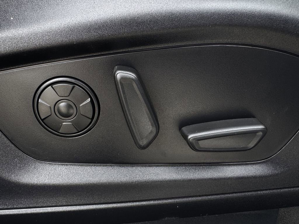 Used 2025 Ford Explorer Platinum w/ LUX Leather Package image 28