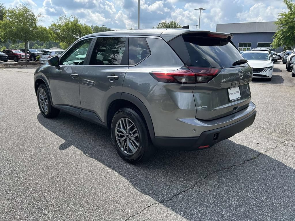 Used 2024 Nissan Rogue S AWD/4WD image 3
