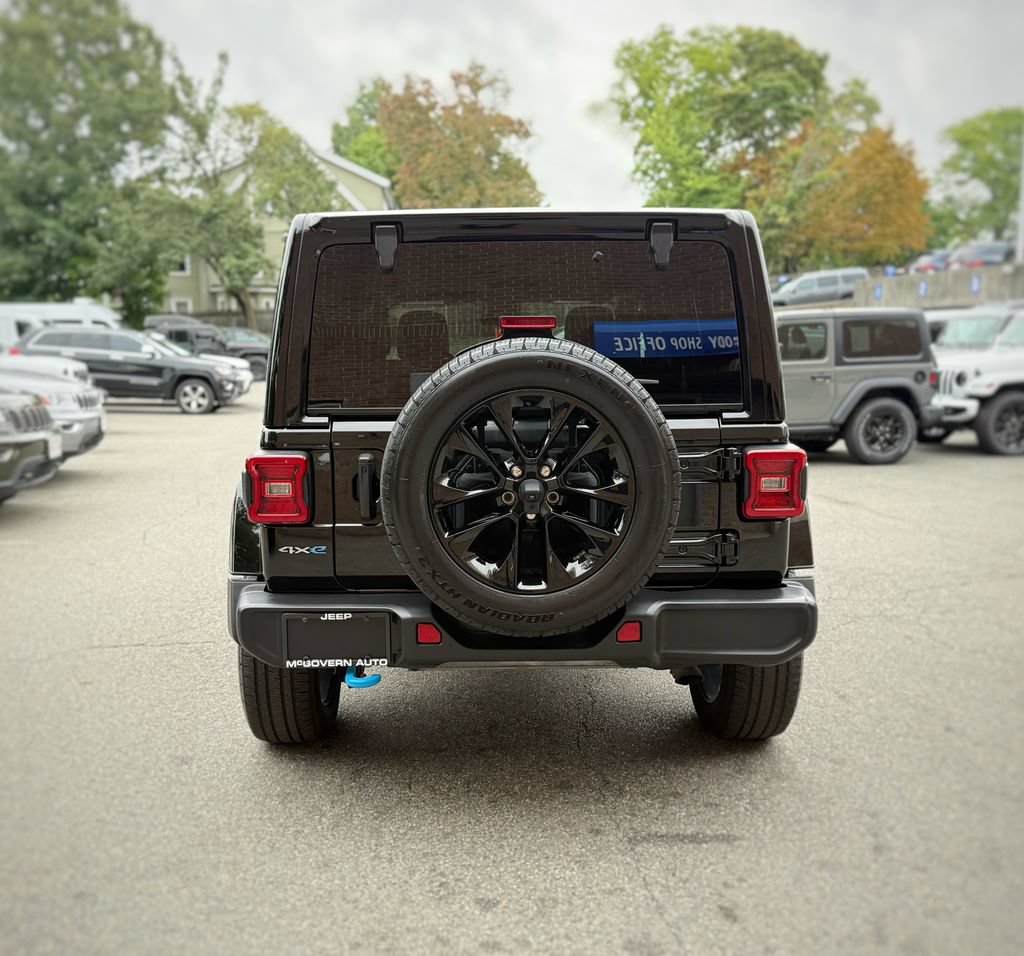 Used 2024 Jeep Wrangler Unlimited Sahara AWD/4WD image 10