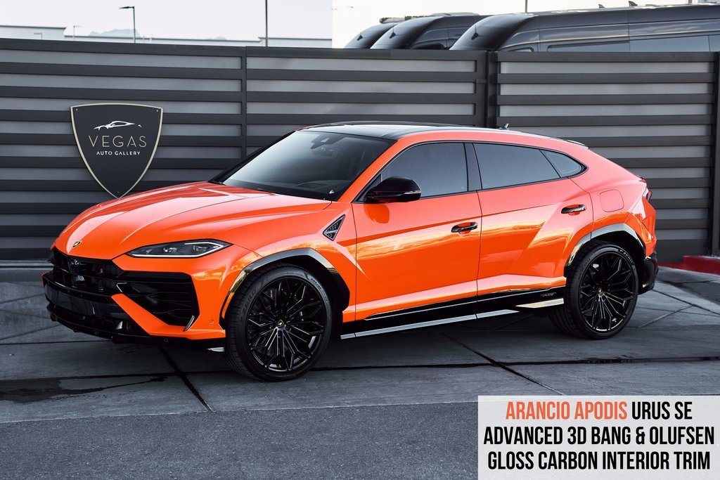 Used 2025 Lamborghini Urus SE image 1