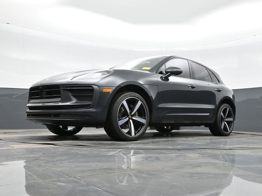 Certified 2023 Porsche Macan image 34