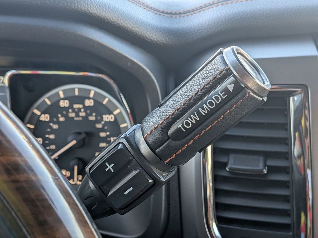 Used 2018 Nissan Titan Platinum Reserve AWD/4WD image 28