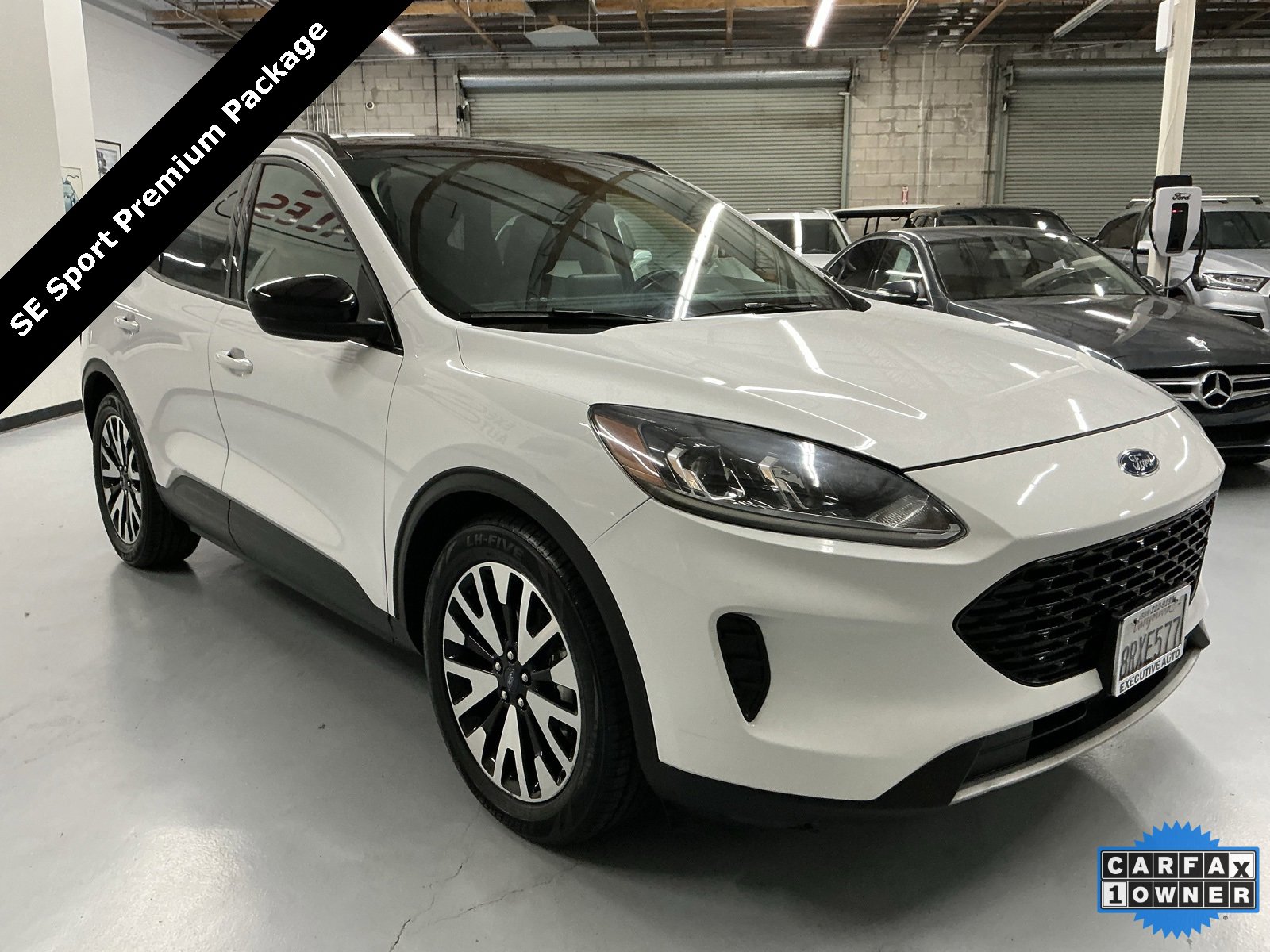 Used 2020 Ford Escape SE Sport image 3