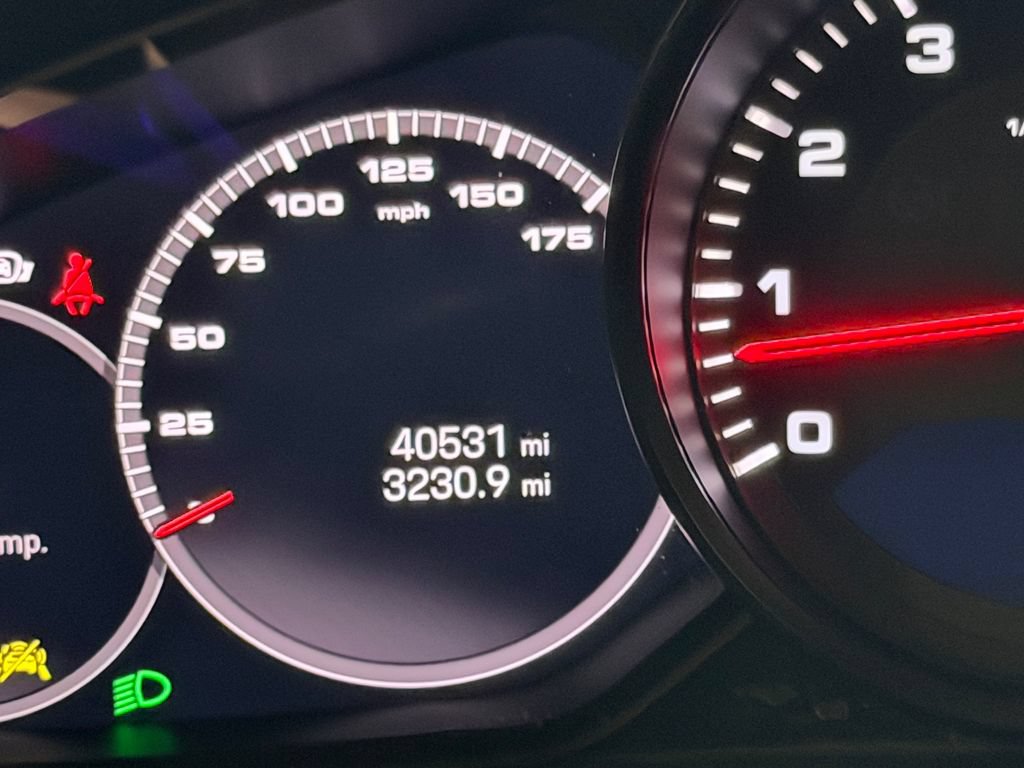 Certified 2023 Porsche Cayenne Platinum Edition AWD/4WD image 19