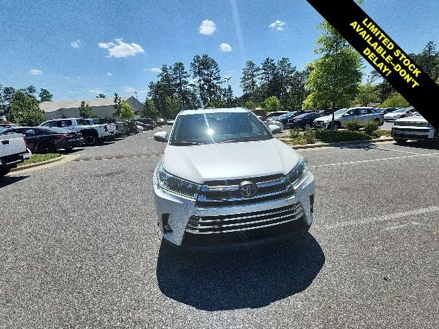 Used 2019 Toyota Highlander Limited AWD/4WD image 4