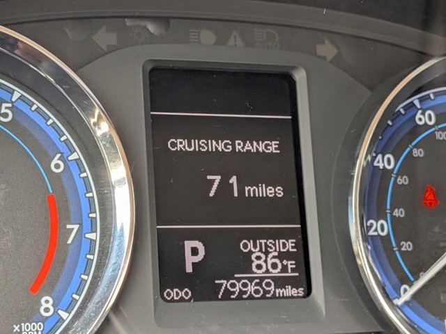 Used 2018 Toyota Corolla LE FWD image 4