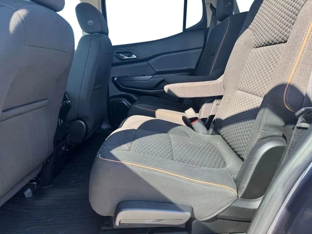 Used 2019 GMC Acadia SLE w/ Driver Alert Package I image 17