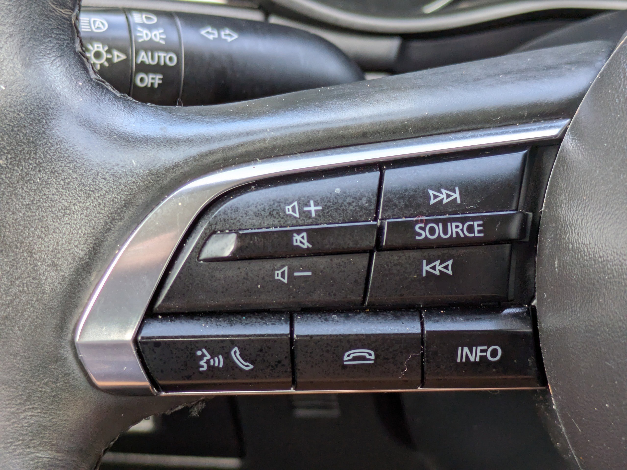 Used 2024 MAZDA MAZDA3 s image 30