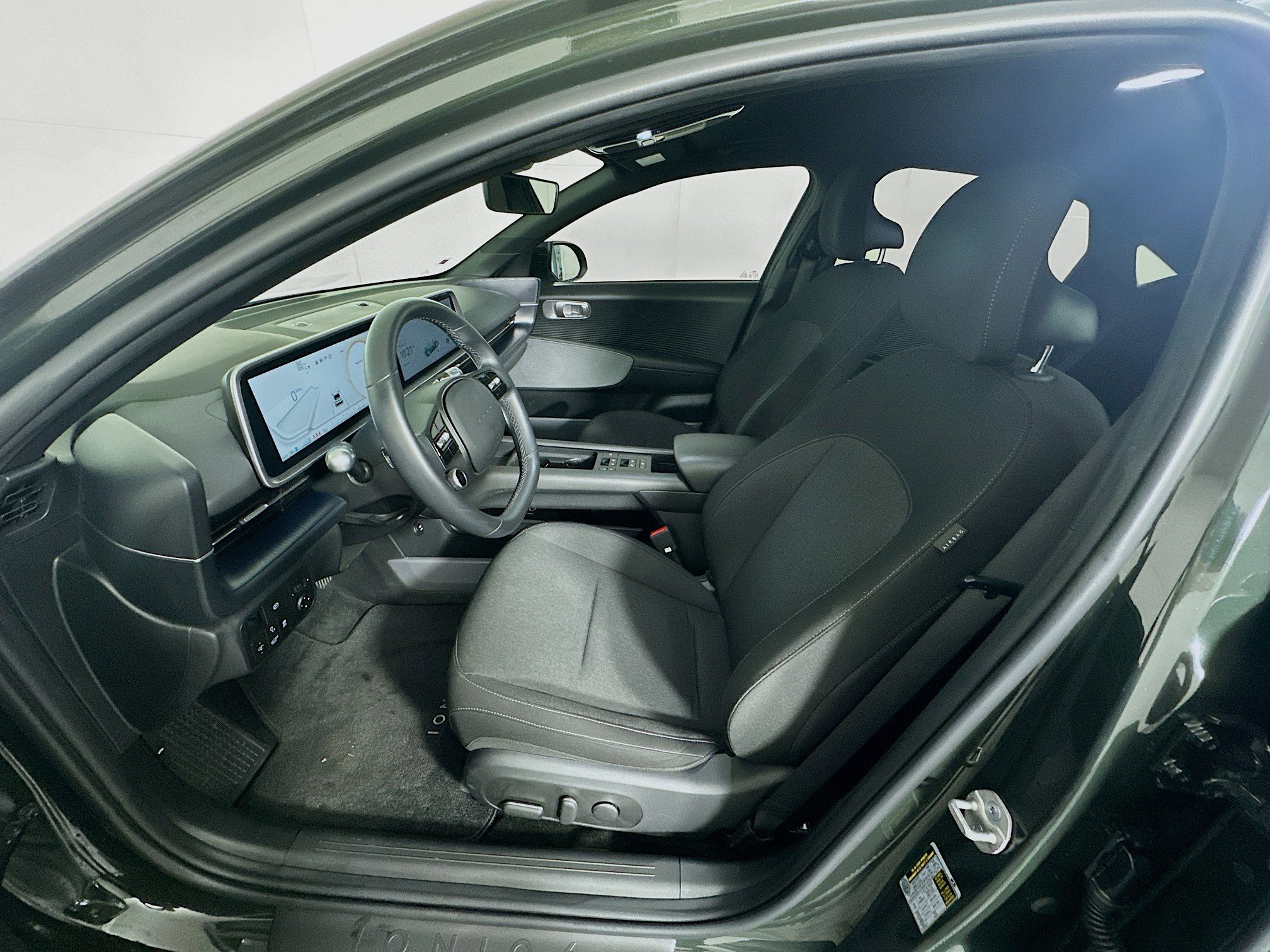 Used 2024 Hyundai Ioniq 6 SE image 13