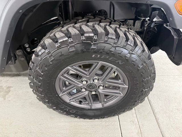 New 2026 Jeep Gladiator Sport AWD/4WD image 4