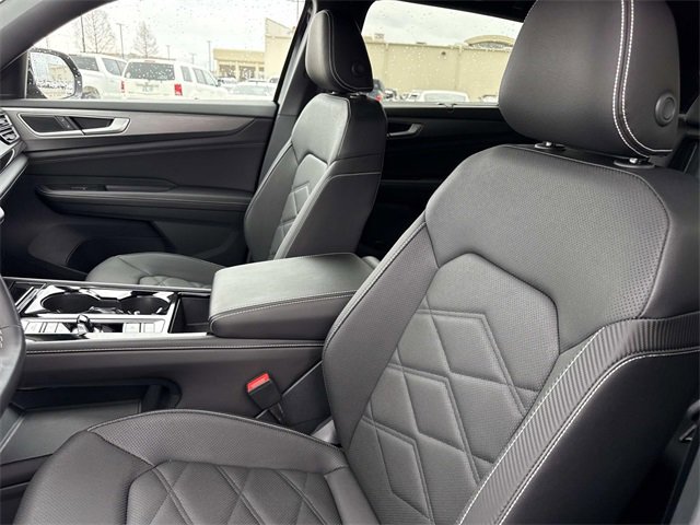 Used 2025 Volkswagen Atlas Cross Sport SE image 13