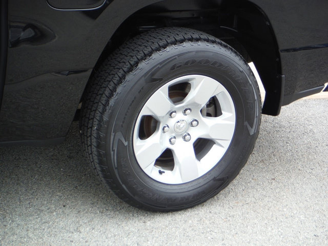 Used 2023 RAM 1500 Big Horn AWD/4WD image 4