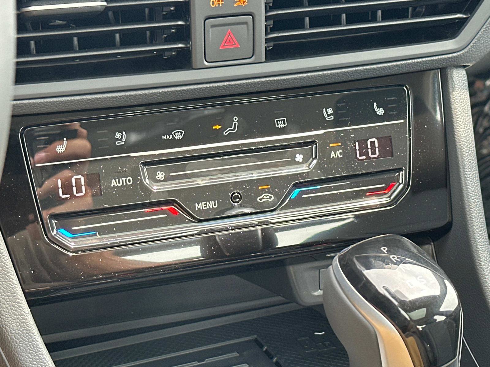 New 2025 Volkswagen Jetta SEL image 31