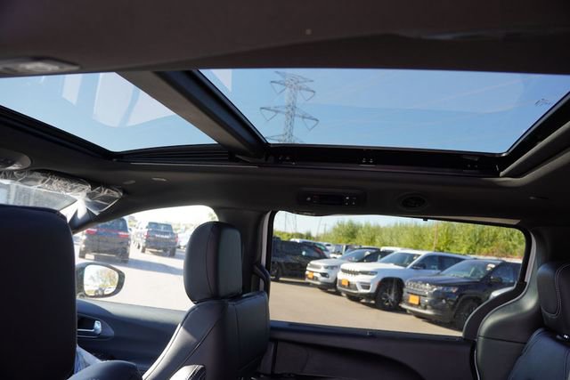 New 2026 Chrysler Pacifica Select image 13
