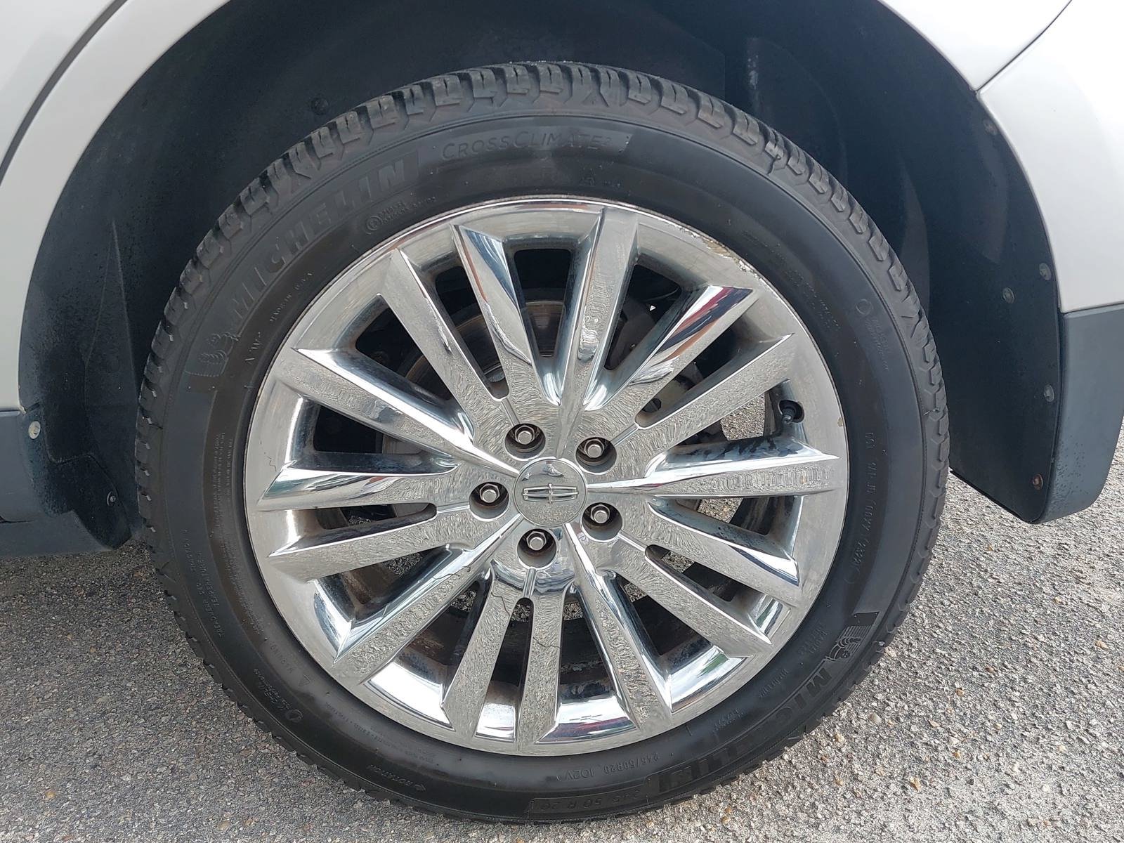Used 2011 Lincoln MKX AWD w/ 102A Rapid Spec Order Code image 33