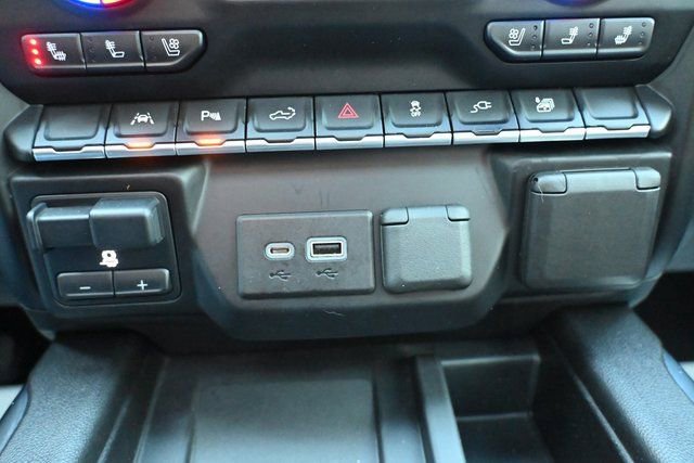 Used 2022 Chevrolet Silverado 1500 High Country w/ Technology Package image 30