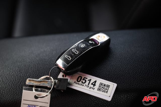 Used 2017 Porsche 718 Cayman RWD image 67