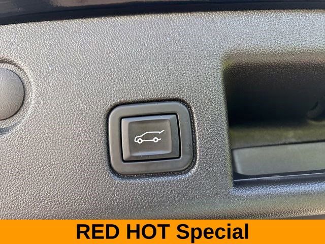 Used 2023 Chevrolet Equinox LT w/ Driver Convenience Package image 36