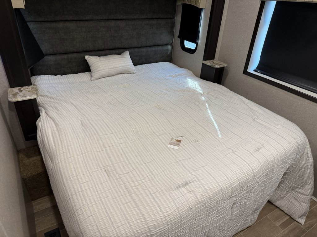 Used 2018 RAM 5500 SLT w/ Quick Order Package 29G SLT image 87